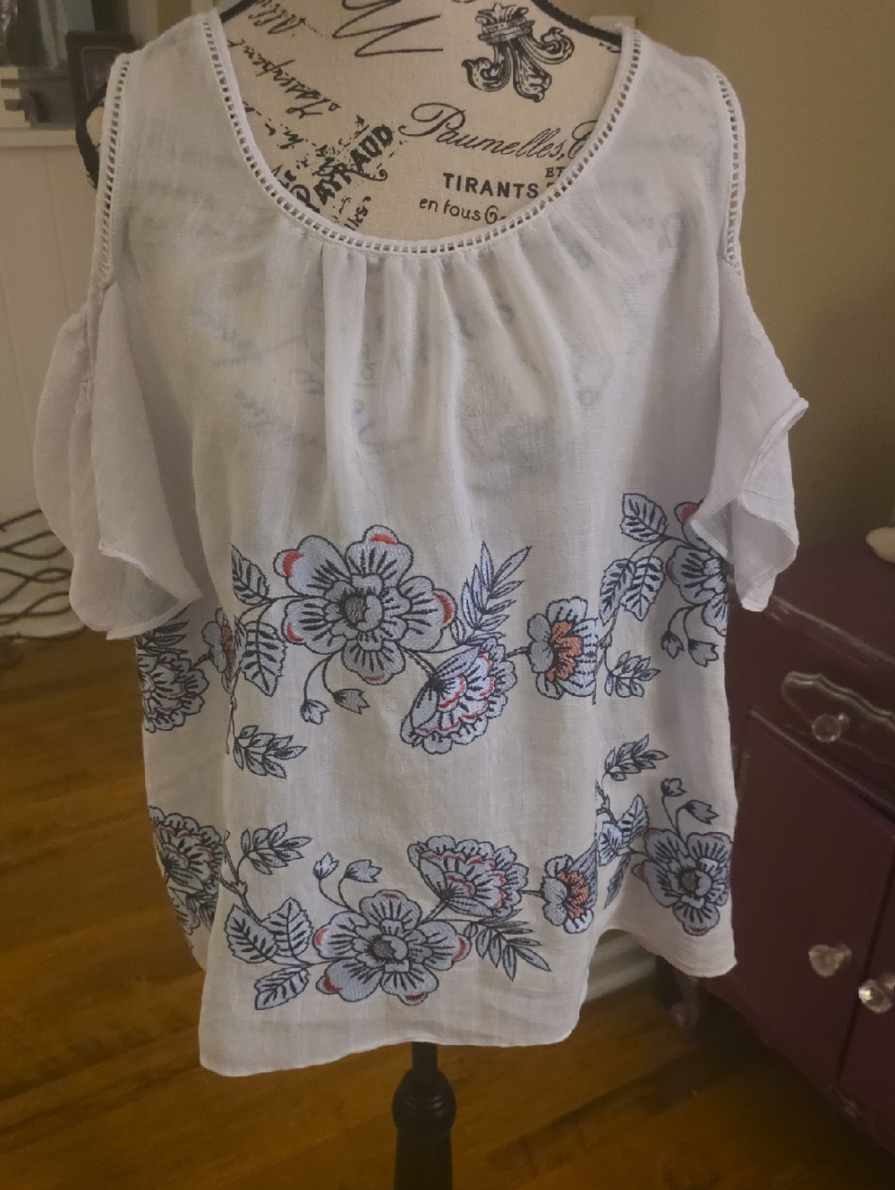 Hannah White Cold-Shoulder Floral Embroidered Blouse